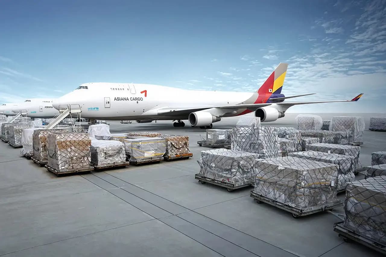 Urgent cargo transfer service near airport facilities